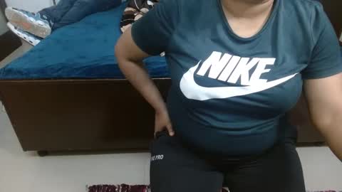 Snapshot of we_are_indian chatting on February 17, 11:23 am khushiwife kabirhubby kavyasexy gf online show from February 17, 11:23 am