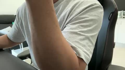 Snapshot of weaponx1 chatting on November 5, 3:50 am Weapon X online show from November 5, 3:50 am