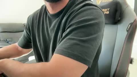 Snapshot of weaponx1 chatting on December 17, 9:32 pm Weapon X online show from December 17, 9:32 pm