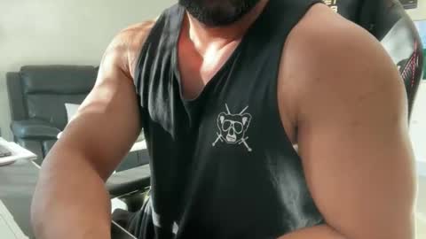 Snapshot of weaponx1 chatting on January 7, 8:33 pm Weapon X online show from January 7, 8:33 pm