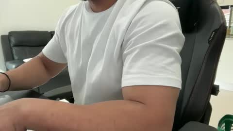 Snapshot of weaponx1 chatting on January 18, 9:40 pm Weapon X online show from January 18, 9:40 pm