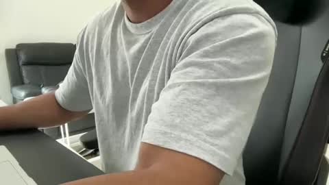 Snapshot of weaponx1 chatting on February 2, 11:36 pm Weapon X online show from February 2, 11:36 pm