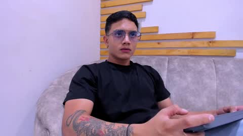 Jhonny Dick  his neighbors. online show from September 18, 8:22 pm