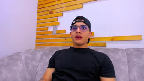 Jhonny Dick  his neighbors. online show from September 24, 7:17 pm