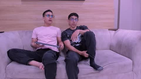 Jhonny Dick  his neighbors. online show from February 4, 8:03 pm