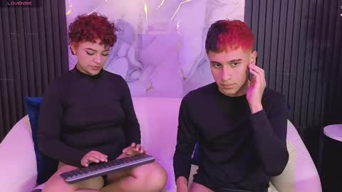 Snapshot of webcamaddicts chatting on September 10, 3:06 am felipe and alejandra online show from September 10, 3:06 am