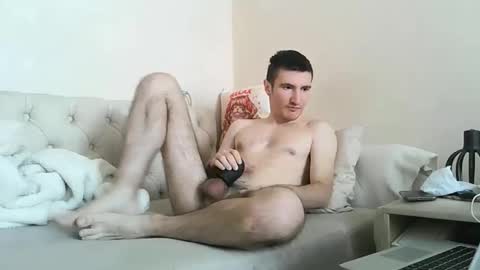 webcamboy98 online show from May 16, 11:57 pm
