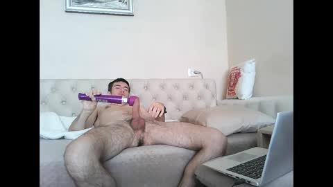 Snapshot of webcamboy98 chatting on May 31, 10:22 pm webcamboy98 online show from May 31, 10:22 pm