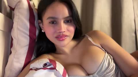 Maggie online show from September 29, 6:02 pm