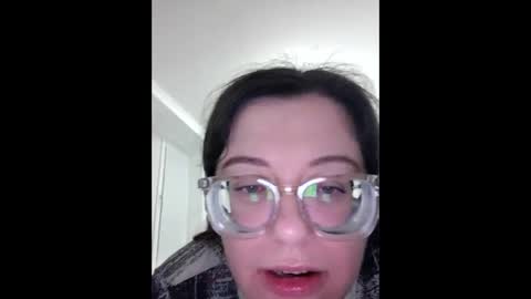 Snapshot of webgirl2 chatting on November 6, 3:46 pm Marina online show from November 6, 3:46 pm