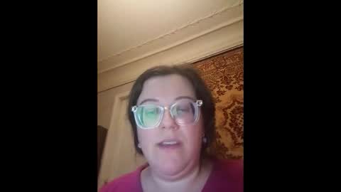 Snapshot of webgirl2 chatting on November 15, 11:43 pm Marina online show from November 15, 11:43 pm