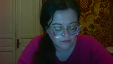 Snapshot of webgirl2 chatting on November 22, 11:37 pm Marina online show from November 22, 11:37 pm