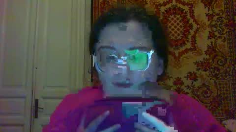 Snapshot of webgirl2 chatting on November 28, 8:11 pm Marina online show from November 28, 8:11 pm