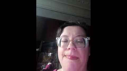 Snapshot of webgirl2 chatting on December 16, 1:16 pm Marina online show from December 16, 1:16 pm