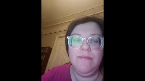 Snapshot of webgirl2 chatting on December 17, 4:57 pm Marina online show from December 17, 4:57 pm