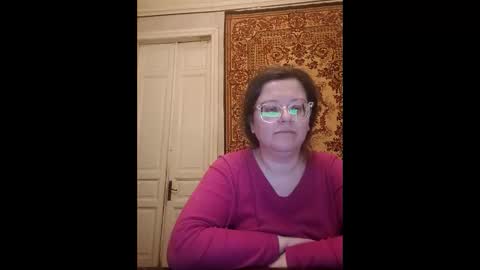 Snapshot of webgirl2 chatting on December 19, 3:08 pm Marina online show from December 19, 3:08 pm