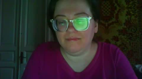 Snapshot of webgirl2 chatting on January 9, 1:25 pm Marina online show from January 9, 1:25 pm