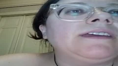 Snapshot of webgirl2 chatting on June 25, 8:35 pm Marina online show from June 25, 8:35 pm