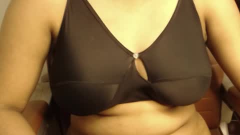 Snapshot of webshowxxx chatting on April 6, 9:54 am mina online show from April 6, 9:54 am