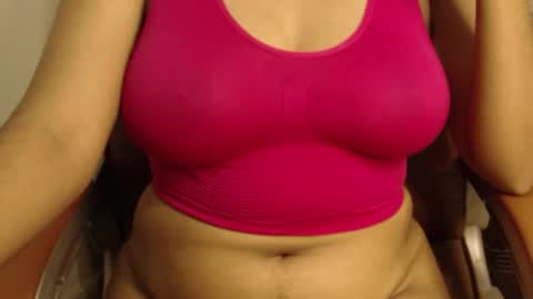 Snapshot of webshowxxx chatting on April 13, 7:19 pm mina online show from April 13, 7:19 pm