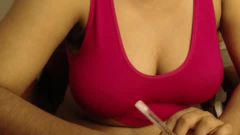 Snapshot of webshowxxx chatting on April 15, 9:27 am mina online show from April 15, 9:27 am
