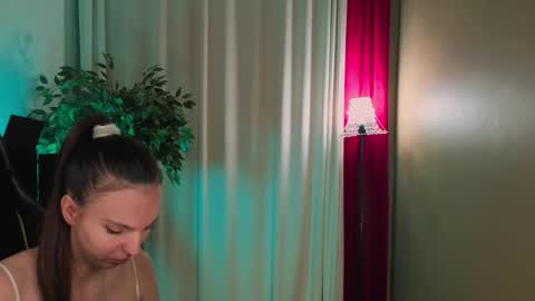 Snapshot of wednesday_evans chatting on February 5, 5:23 am wednesday_evans online show from February 5, 5:23 am