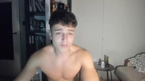 wee_willy_winky online show from June 9, 11:16 pm