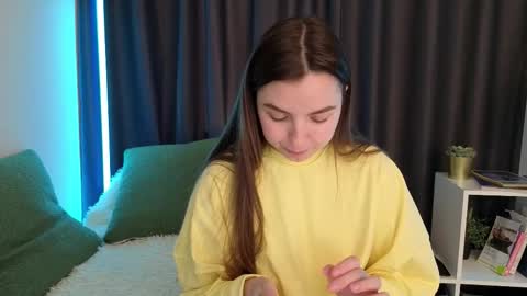 Weird Bird online show from March 12, 3:23 am