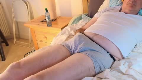 wel03peter online show from May 16, 7:01 pm