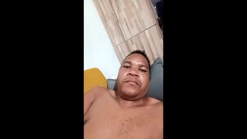 Snapshot of welitonsssantos5 chatting on April 7, 10:15 am welitonsssantos5 online show from April 7, 10:15 am