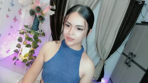 Hi Im LOVIE Please dont forget to follow and thumbs up me online show from May 6, 5:51 pm