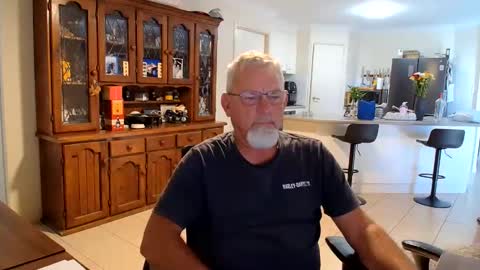 Snapshot of wellhelloo chatting on May 15, 5:03 am Wellhelloo online show from May 15, 5:03 am