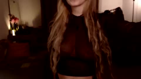 Snapshot of welliza chatting on March 3, 10:59 pm Liza online show from March 3, 10:59 pm