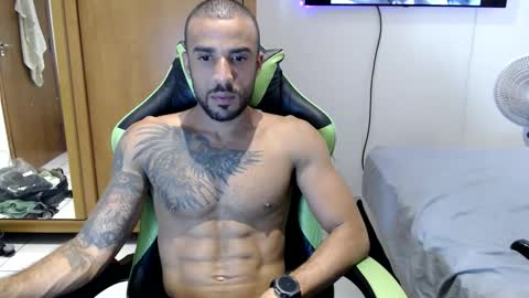 Snapshot of wemerson_hook chatting on February 17, 5:26 am Wemerson Hook online show from February 17, 5:26 am