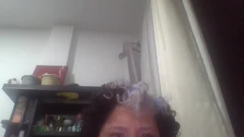 wen_jones online show from June 15, 5:53 am