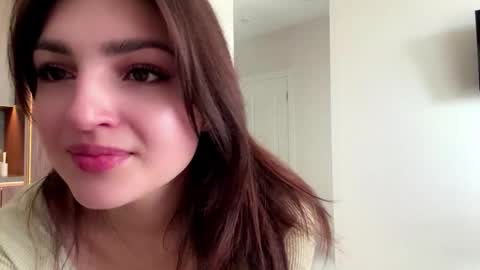 Snapshot of wendiepaoletti chatting on March 21, 8:41 am Kiki online show from March 21, 8:41 am