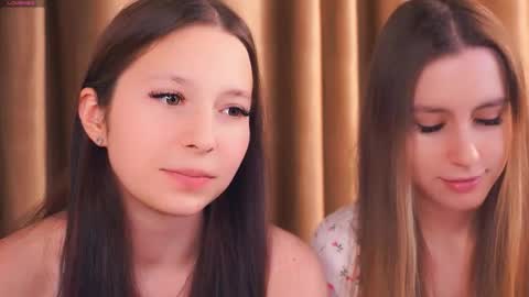 Nora online show from December 14, 8:02 pm