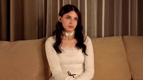 Snapshot of wendiswarn chatting on March 27, 12:27 pm Kristin online show from March 27, 12:27 pm