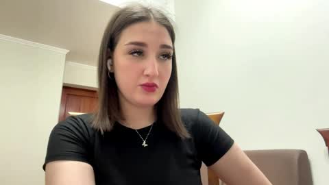 Snapshot of wendolynmusil chatting on April 8, 4:29 pm Anna online show from April 8, 4:29 pm