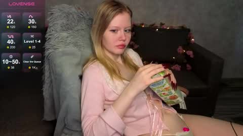 Wendy online show from March 22, 1:42 am