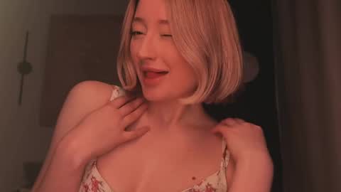 Daisy    online show from May 7, 4:45 pm