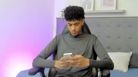 WES online show from February 11, 3:50 pm