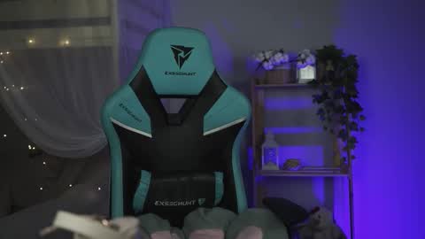 little girl who is always rightLisa online show from September 24, 2:04 am