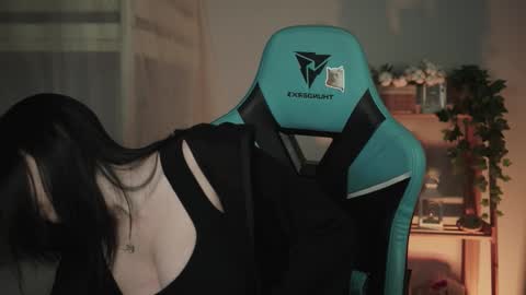 little girl who is always rightLisa online show from October 22, 1:39 am