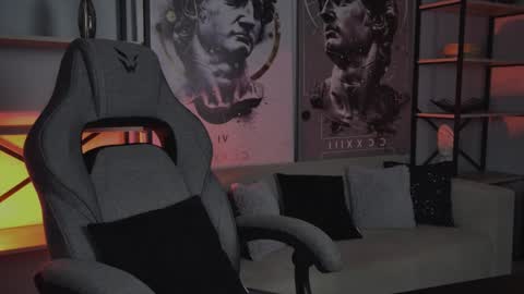 Snapshot of wesleegray chatting on November 10, 1:04 am little girl who is always rightLisa online show from November 10, 1:04 am