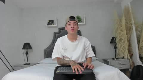Wesley online show from May 23, 8:24 pm