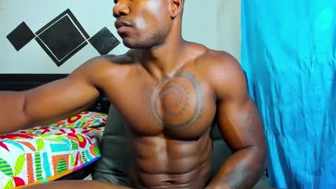 Snapshot of wesleymuscle chatting on February 19, 12:44 pm wesleymuscle online show from February 19, 12:44 pm