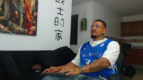 Wesley Rogger online show from May 1, 11:31 pm