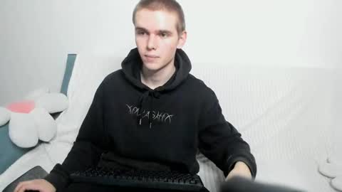 Snapshot of wesleyross chatting on December 25, 8:07 pm Wes online show from December 25, 8:07 pm