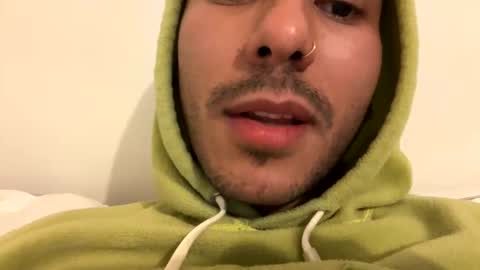 Snapshot of wet1wood chatting on October 16, 3:51 am wet1wood online show from October 16, 3:51 am